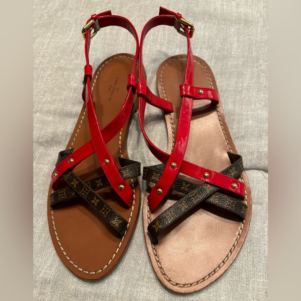 Authentic 💁🏻‍♀️Louis Vuitton  pretty sandals( size 37-1/2/7-5) - Picture 17 of 17